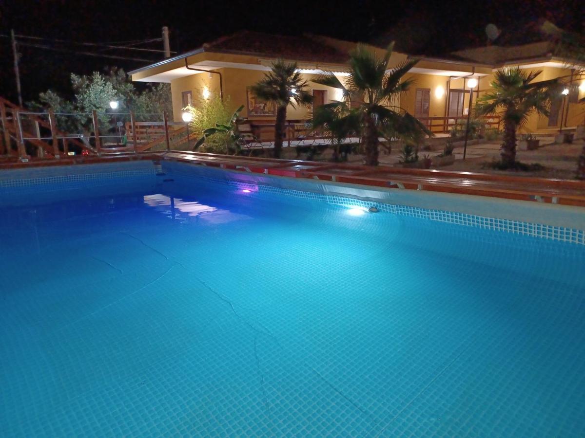 Turtle Island Apartments Санта Кроче Камерина Екстериор снимка