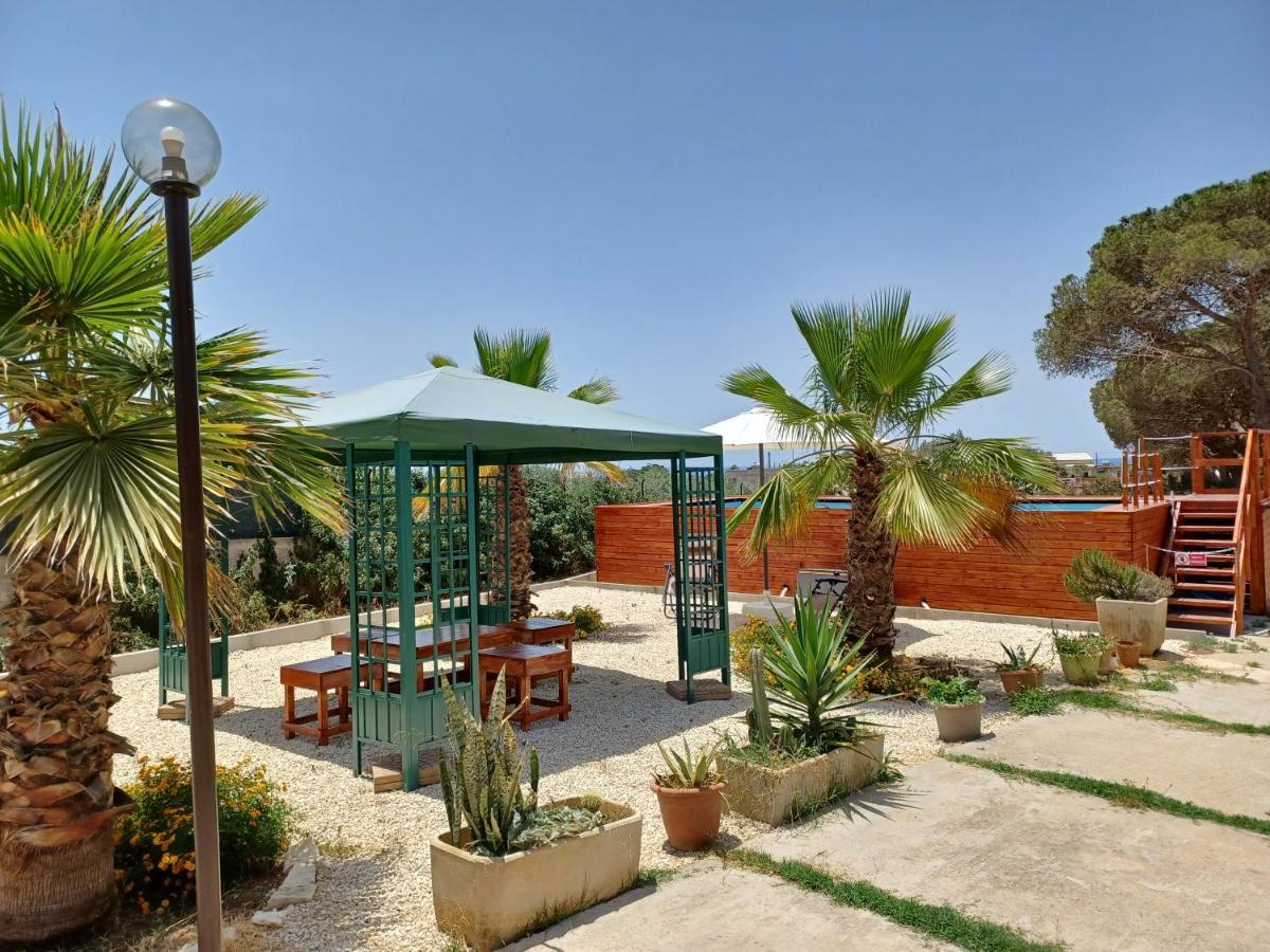 Turtle Island Apartments Санта Кроче Камерина Екстериор снимка
