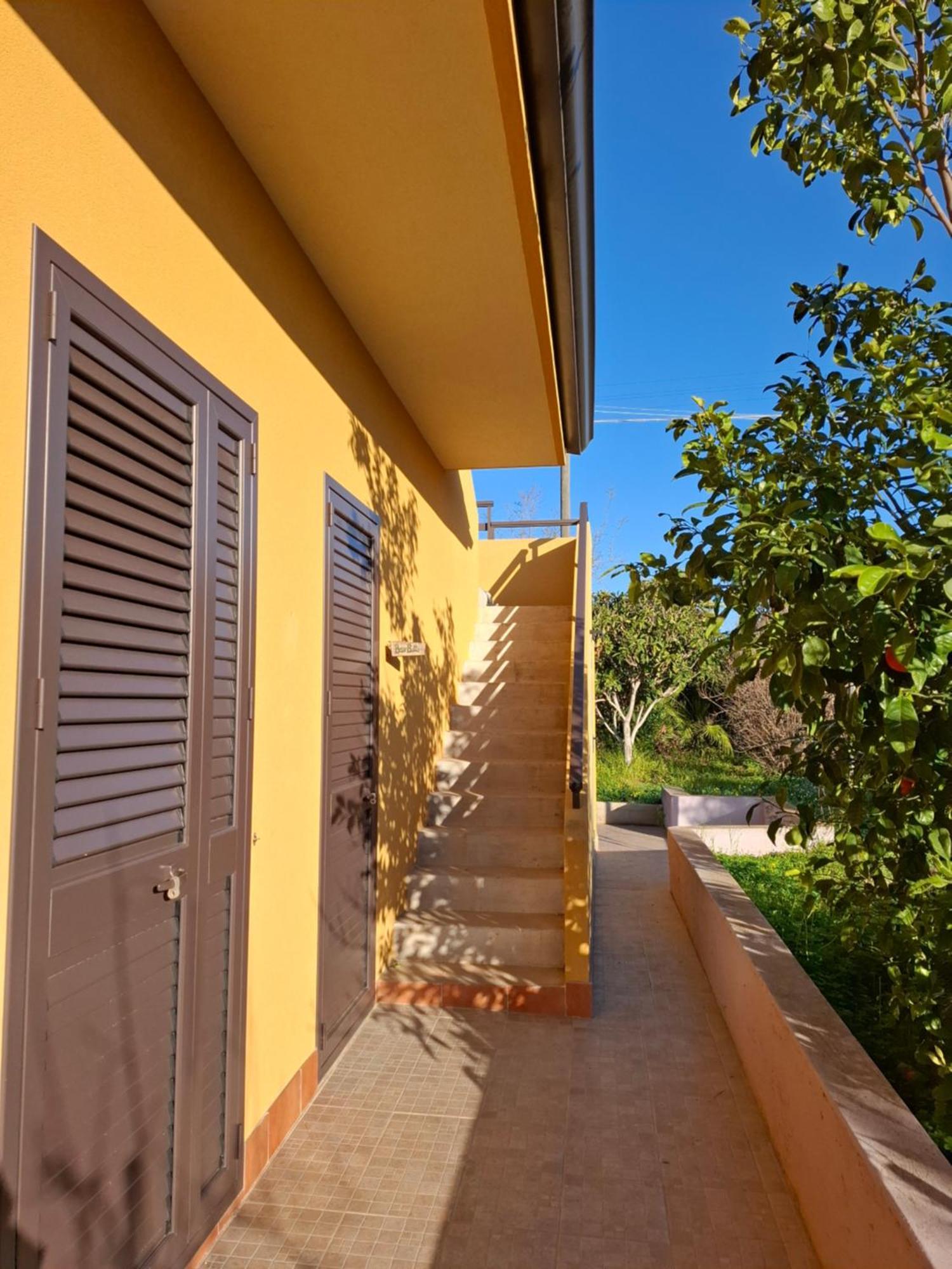 Turtle Island Apartments Санта Кроче Камерина Екстериор снимка
